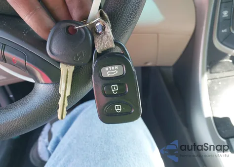 2016 Hyundai Elantra Se из США, поврежденный, VIN 5NPDH4AE7GH655815